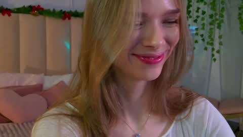 Snapshot of eva_natsumi chatting on 12-22-24, 05:34 Eva online show from 12-22-24, 05:34