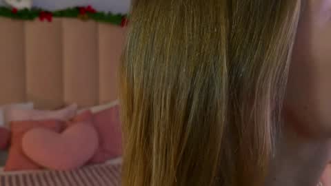 Snapshot of eva_natsumi chatting on 12-31-24, 05:44 Eva online show from 12-31-24, 05:44