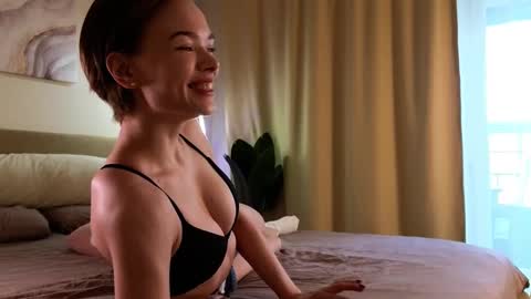 Snapshot of eva_natsumi chatting on 03-10-25, 12:48 Eva online show from 03-10-25, 12:48