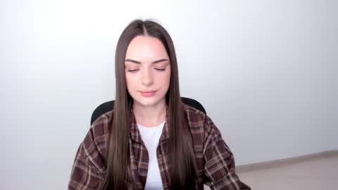 Eva online show from 03-04-25, 09:18