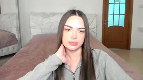 Eva online show from 04-15-26, 03:52