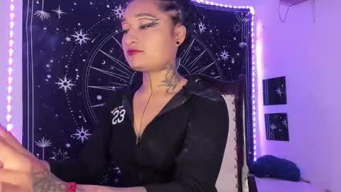 Eva  online show from 11-22-25, 08:46