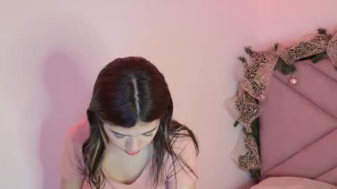Eva Sin online show from 12-17-25, 11:55