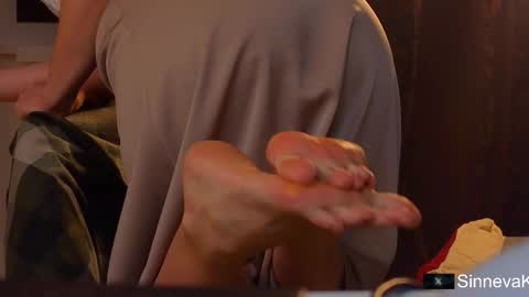 Hi there i am Eva and i wish create a nice community with you so join my Ticket Show for more pleasure online show from 11-30-25, 01:15