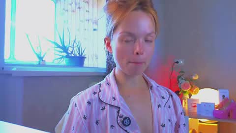 Hi there i am Eva and i wish create a nice community with you so join my Ticket Show for more pleasure online show from 07-08-26, 01:15