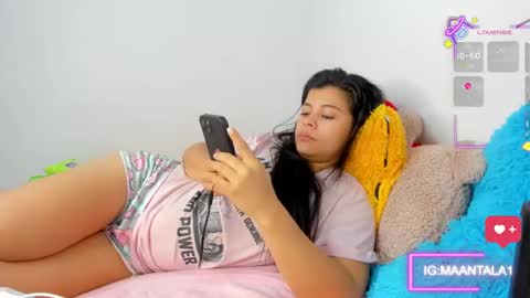 Estefania online show from 10-19-25, 04:40