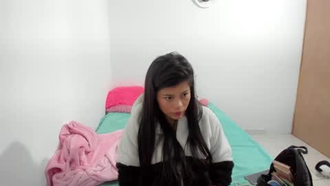 Snapshot of eva_sweet2 chatting on 02-16-26, 01:57 Estefania online show from 02-16-26, 01:57