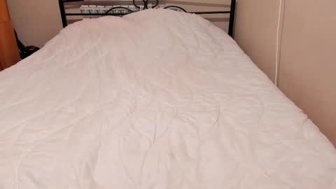 Eva online show from 05-26-26, 12:23