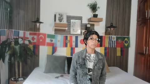 Snapshot of evaa_campbell chatting on 06-13-26, 12:47 Eva online show from 06-13-26, 12:47