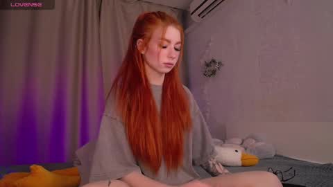 Snapshot of evaa_moonn_ chatting on 02-09-25, 08:45 Eva online show from 02-09-25, 08:45