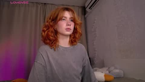 Snapshot of evaa_moonn_ chatting on 11-02-25, 02:47 Eva online show from 11-02-25, 02:47