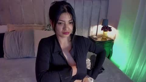 Snapshot of evaa_stevens chatting on 06-16-26, 07:49 julieth online show from 06-16-26, 07:49