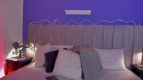 Snapshot of evaa_stevens chatting on 06-19-26, 07:39 julieth online show from 06-19-26, 07:39