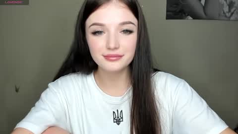 Snapshot of evaamillerr chatting on 01-07-25, 09:35 Eva online show from 01-07-25, 09:35