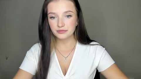 Snapshot of evaamillerr chatting on 09-17-25, 07:10 Eva online show from 09-17-25, 07:10