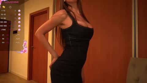 Snapshot of evaangelina_ chatting on 09-09-25, 11:48 Eva online show from 09-09-25, 11:48