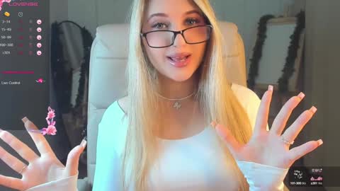 Eva  online show from 12-22-24, 02:39