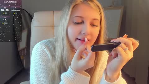 Eva  online show from 01-05-25, 02:38