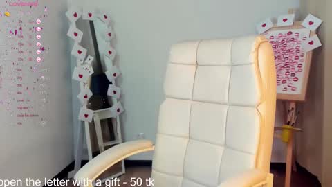 Eva  online show from 02-13-25, 05:48