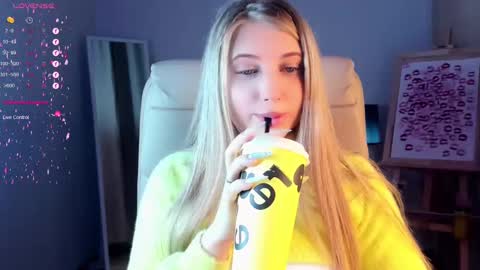 Eva  online show from 03-01-25, 05:52