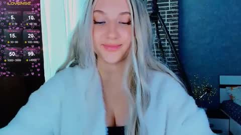 Eva  online show from 11-06-25, 06:58