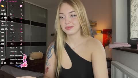 Snapshot of evacarter1 chatting on 10-24-25, 10:44 evacarter1 online show from 10-24-25, 10:44