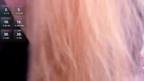 Snapshot of evaloviaa_ chatting on 05-21-26, 02:02 Eva online show from 05-21-26, 02:02