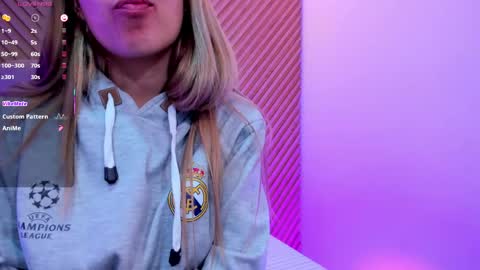 Snapshot of evaloviaa_ chatting on 06-04-26, 01:28 Eva online show from 06-04-26, 01:28