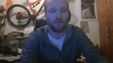 Snapshot of evalsmac chatting on 02-21-26, 05:03 Han online show from 02-21-26, 05:03