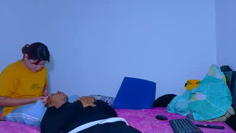 Snapshot of evaluna_02 chatting on 05-08-26, 11:37 evaluna_02 online show from 05-08-26, 11:37