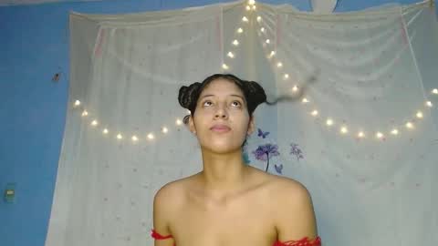 Snapshot of evaluna_horny_ chatting on 12-22-24, 02:49 evaluna horny  online show from 12-22-24, 02:49