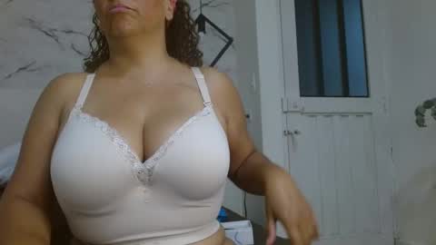 Eva Mills online show from 10-11-25, 08:40