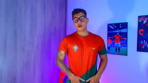 EVAN GREY online show from 10-16-25, 04:13