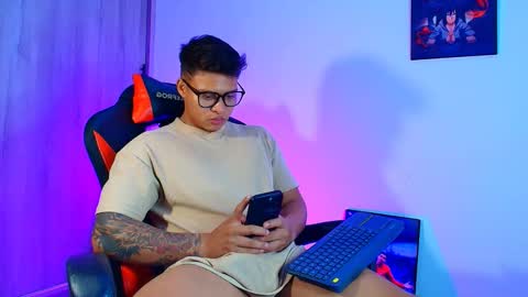 EVAN GREY online show from 11-10-25, 01:59