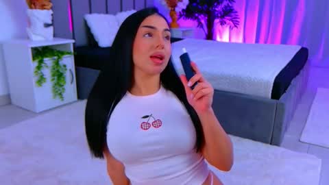 Snapshot of evanew_ chatting on 04-23-26, 05:26 Eva online show from 04-23-26, 05:26