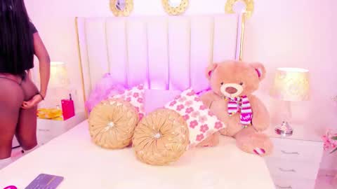 evangelin_ts online show from 11-21-25, 01:54