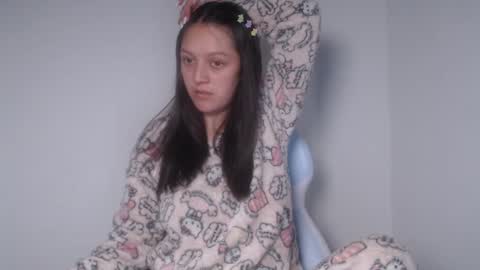 Snapshot of evangeline_petite chatting on 09-11-25, 02:33 eva online show from 09-11-25, 02:33