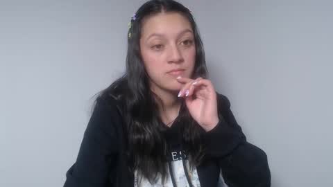 Snapshot of evangeline_petite chatting on 09-14-25, 06:12 eva online show from 09-14-25, 06:12