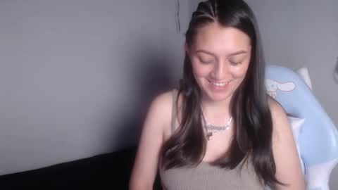 Snapshot of evangeline_petite chatting on 11-13-25, 03:49 eva online show from 11-13-25, 03:49