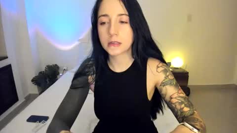Evangeline online show from 05-06-26, 10:37