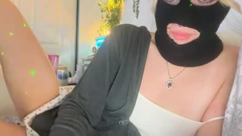 Snapshot of evangelineluvsyou chatting on 07-22-26, 01:19 evangelineluvsyou online show from 07-22-26, 01:19