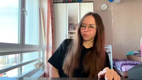 Mia online show from 03-22-26, 02:09