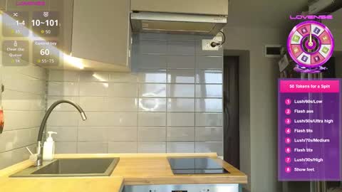 Snapshot of evangelinfox chatting on 02-16-26, 11:28 EvangelinFox online show from 02-16-26, 11:28