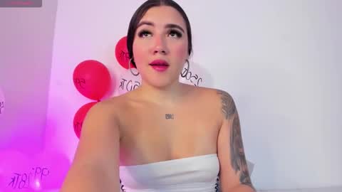 Snapshot of evangelyn_cute chatting on 02-20-26, 01:44 katalina online show from 02-20-26, 01:44