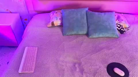 Evangelyne online show from 12-22-25, 03:42