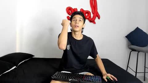 Snapshot of evans_collins24 chatting on 10-18-25, 08:53 Evans collins24 online show from 10-18-25, 08:53