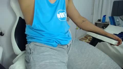 Snapshot of evans_king chatting on 01-02-25, 04:20 Evan online show from 01-02-25, 04:20