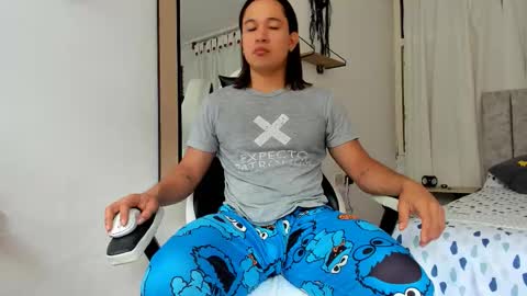 Snapshot of evans_king chatting on 11-01-25, 03:47 Evan online show from 11-01-25, 03:47