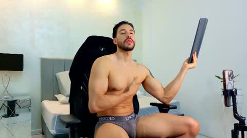 E V A N S online show from 06-30-26, 12:22