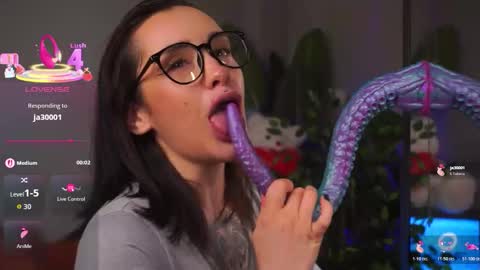 Eva online show from 12-14-25, 03:45